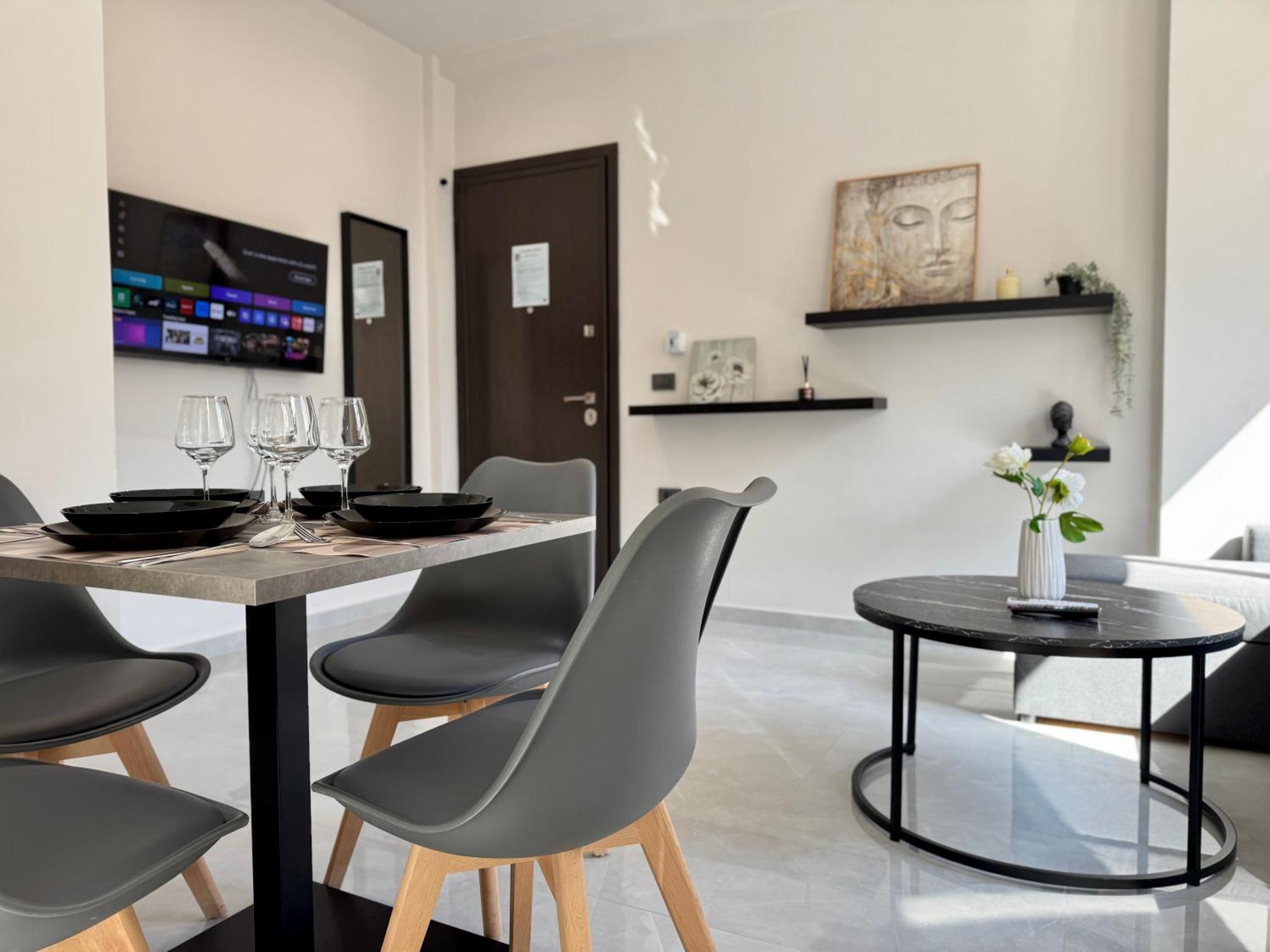 Spacious Apartment Near Monastiraki By Kozy Koala Atenas Exterior foto